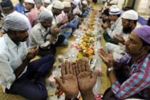 MUSLIM TRADITIONS RAMADAN, EID, AND CHARITY